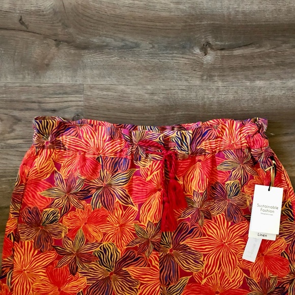 NWT House of Harlow 1960 Linen Floral Shorts - Picture 3 of 9